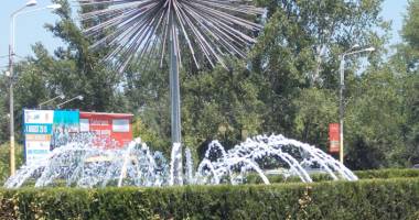 Stire din Social : Primăria Constanța  a pornit fântânile arteziene
