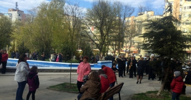 Stire din Social : Spectacol cu lumini și apă la fântânile arteziene din Constanța