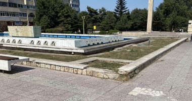 Stire din Social : Fântânile arteziene se întorc în administrarea primăriei, pentru a fi reparate
