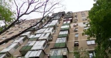 Stire din Eveniment : Minune în Sâmbăta Albă! A căzut de la etajul 7 și a supraviețuit