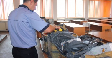 Mii de pachete de țigări, confiscate de la un bișnițar fără permis - 5