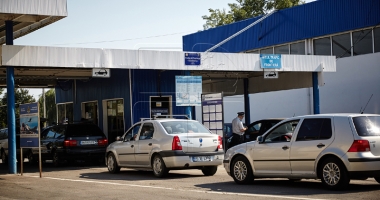 Stire din Eveniment : Vrei să treci frontiera cu o mașină care nu-ți aparține? Nu îți mai trebuie procură!