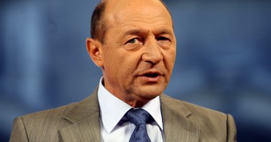 Stire din Politică-Administrație : Traian Băsescu: "Fără securitate, din uraniul ars în reactoarele de la Cernavodă s-ar putea face bombe"