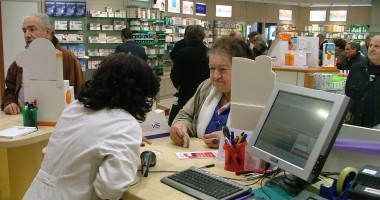 Stire din Sănătate : Ministerul Sănătății pregătește examenul pentru obținerea gradului de medic dentist și pentru cea de farmacist