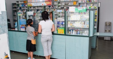 Stire din Social : Care sunt capcanele "Afacerii Farmacia"