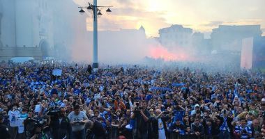 Stire din Sport : SĂRBĂTOARE LA CONSTANȚA! FC Farul, întâlnire cu suporterii în Piata Ovidiu