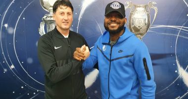 Stire din Sport : Transfer făcut de Farul Constanţa. Nigerianul Michael Omoh vine pe litoral