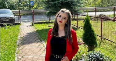 Stire din Eveniment : Fata de 18 ani, găsită moartă în casă, a avut o copilărie nefericită. Trăia cu șeful de post care o bătea