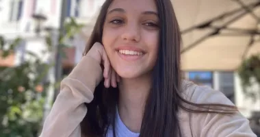 Stire din Eveniment : Adolescentă de 14 ani, dispărută după ce a plecat de la școală. Poliția o caută
