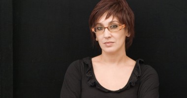 Stire din Cultură-Educație : Ultima strigare pentru "Fata cu cărămida-n gură"