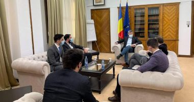 Dan Barna a discutat cu reprezentanţii studenţilor. Subvenţia pentru transport se aplică pe toată durata anului