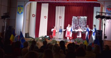 Galerie FOTO / Regal artistic pe versuri de iubire și în pas de dans, la Cumpăna - 3