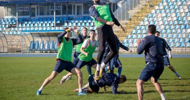 Stire din Sport : Liga 2 la fotbal. FC Farul, deplasare la Târgu Jiu