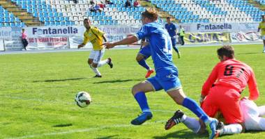 Stire din Sport : Fotbal: FC Farul a obținut victoria pe terenul Bacăului