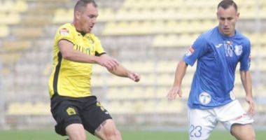 Stire din Sport : FC Farul, învinsă, acasă, de Turris Oltul