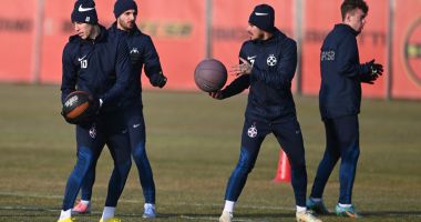 Stire din Sport : FCSB a plecat în cantonamentul din Turcia. Două amicale pentru elevii lui Mihai Pintilii