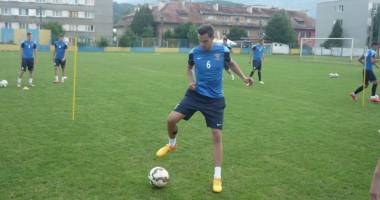 Stire din Sport : FC Viitorul l-a transferat pe fundașul Cristian Munteanu