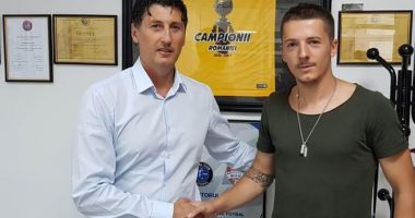 Stire din Sport : FC Viitorul l-a transferat pe Vlad Achim