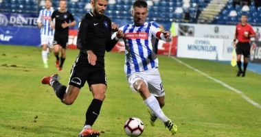 Stire din Sport : FC Viitorul, în sferturile Cupei României.  Hagi, nervos la conferința de presă
