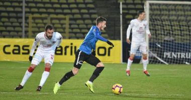 Stire din Sport : FC Viitorul s-a calificat, în premieră, în semifinalele Cupei României