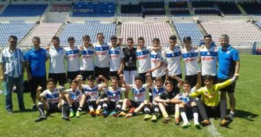 Stire din Sport : Fotbal Juniori C: FC Viitorul, calificată în turneul semifinal