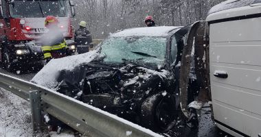 GALERIE FOTO/ ACCIDENT GRAV LA MURFATLAR. TREI MAȘINI IMPLICATE! - 10