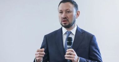 Stire din Economie : Mircea Fechet: La Programul Casa Verde Fotovoltaice, vom avea un buget record în 2024