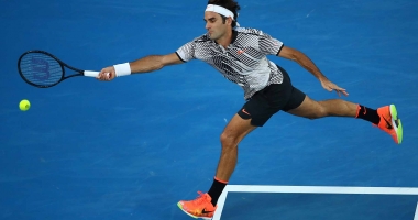 Stire din Sport : TENIS / Federer, calificat în turul al treilea la Wimbledon