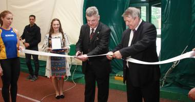 Stire din Sport : Galerie foto. FEFS, 25 de ani de la înființare. A fost inaugurat noul balon