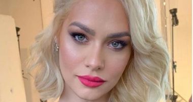 Stire din Actualitate : Feli Donose a răbufnit pe reţelele de socializare: „Am obosit să văd cum decolteul dictează”
