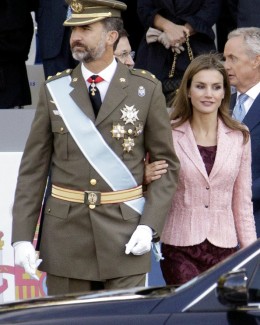 Stire din Actualitate : Prințul Felipe a prezidat parada militară de Ziua Națională a Spaniei