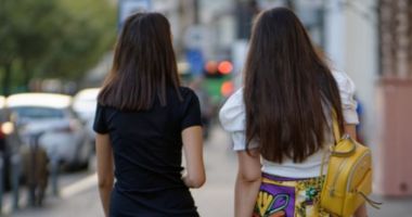 Stire din Actualitate : Este ALERTĂ în Bucureşti! Bărbat care înțeapă femeile pe stradă, căutat de poliţişti