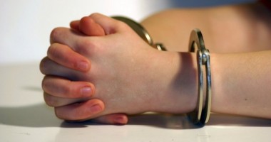 Stire din Eveniment : Condamnată la trei ani de pușcărie pentru furt