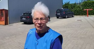 Stire din Actualitate : Scrisoarea unei femei de 74 de ani a schimbat totul. A fost angajată imediat