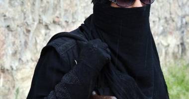 Stire din Actualitate : O islamistă kamikaze a refuzat să se detoneze, după ce și-a văzut familia printre condamnați