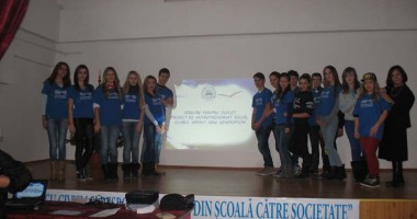 Stire din Cultură-Educație : "Fericire pentru suflet", proiectul liceenilor de la "Rosetti"