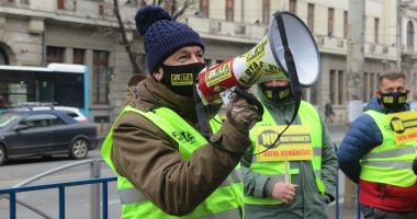 Stire din Economie : Fermierii anunţă proteste după sărbătorile pascale