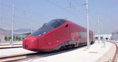 Stire din Actualitate : "Ferrari" a lansat primul tren particular, în Italia / Galerie foto