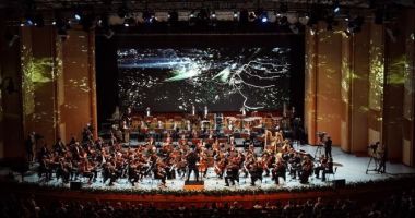 Stire din Cultură-Educație : Preşedintele de onoare al Festivalului internaţional "George Enescu", decorat de preşedintele Klaus Iohannis