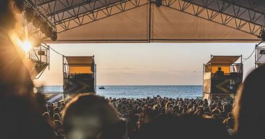 Stire din Eveniment : Soarta Festivalului Sunwaves se decide astăzi în instanță. Ce spune organizatorul