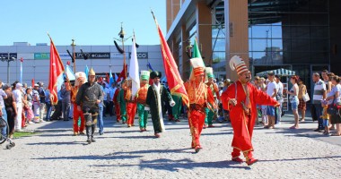 Spectacol artistic turco-tătar, la Teatrul de vară Soveja - 4