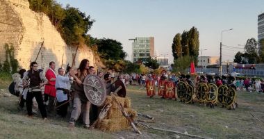 Stire din Social : Câmp de luptă! O celebră bătălie, reconstituită la Termele Romane