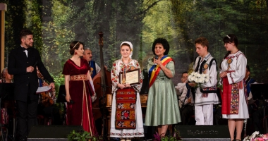 Stire din Cultură-Educație : Festivalul "Dor de Cânt Românesc" și-a desemnat câștigătorii