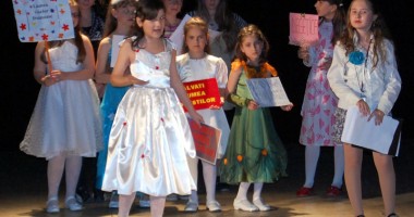 Stire din Cultură-Educație : Care sunt premiile la Festivalul Mangalia-Art