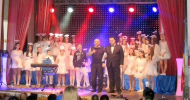 Stire din Cultură-Educație : Cine a câștigat Trofeul Festivalului "Top 10 Kids Ovidiu"