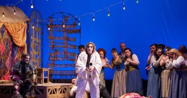 Stire din Cultură-Educație : Festivalul de Muzică şi Dans se deschide cu „Prinţ şi cerşetor”