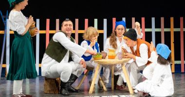 Stire din Cultură-Educație : Festivalul "Miturile Cetății". Recital dedicat lui Eminescu, spectacole pentru copii și adulți