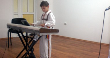 Festivalul de folclor "Mlădițe Dobrogene", pe scena din Poarta Albă - 2