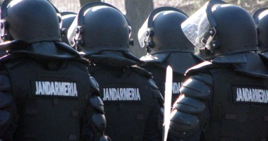 Stire din Eveniment : Festivalul "Folk You", împânzit de militari