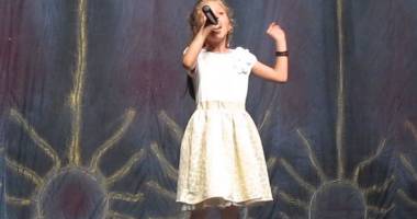 Stire din Cultură-Educație : Atenție, se apropie preselecțiile pentru Festivalul "Steluțele Mării"!